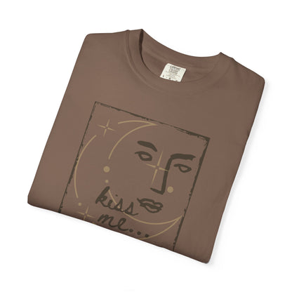 Kiss Me Under the Moon | Tee