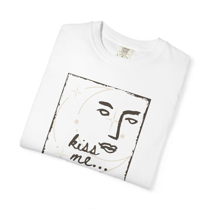 Kiss Me Under the Moon | Tee